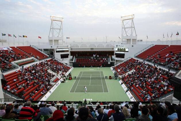 Centre Court des Khalifa Tennis Complexes in Doha während der Qatar Open 2008 Tennis Herren Qatar Open 2008, ATP Tour, Hartplatz, Hardcourt, Hartplatztennis, Hartplatzturnier Totale Khalifa Tennis Complex Doha Tennis Herren Qatar Open 2008, ATP Tour, Hartplatz, Hardcourt, Hartplatztennis, Hartplatzturnier Totale Khalifa Tennis Complex Doha