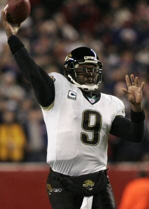 David Garrard (Jacksonville Jaguars) am Ball - (BOS20080112004) American Football Herren NFL 2007 2008, Playoffs, Playoff, Play Offs, Off Einzelbild Foxboro Dynamik, American Football Herren NFL 2007 2008, Playoffs, Playoff, Play Offs, Off Einzelbild Foxboro Dynamik,