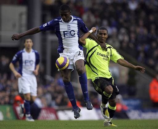Olivier Kapo (Birmingham City, li.) gegen Florent Malouda (Chelsea) - EDITORIAL USE ONLY. No use with unauthorised audio, video, data, fixture lists, club league logos or live services. Online in-match use limited to 120 images, no video emulation. No use in betting, games or single club league player publications. Fußball Herren English Premier League 2007 2008, 1. Englische Liga, Birmingham City - Chelsea FC London 0:1 Gruppe Birmingham Dynamik, Fußball Herren English Premier League 2007 2008, 1. Englische Liga, Birmingham City - Chelsea FC London 0:1 Gruppe Birmingham Dynamik,