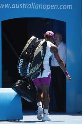 Serena Williams (USA) schleicht enttäuscht vom Platz Tennis Damen Australian Open 2008, Grand Slam, WTA Tour, o0 Sportartikelhersteller, Sportartikel Einzelbild o0 Wilson, Ausrüster, Sportausrüster, Hersteller, Melbourne Enttäuschung, Tennis Damen Australian Open 2008, Grand Slam, WTA Tour, o0 Sportartikelhersteller, Sportartikel Einzelbild o0 Wilson, Ausrüster, Sportausrüster, Hersteller, Melbourne Enttäuschung,