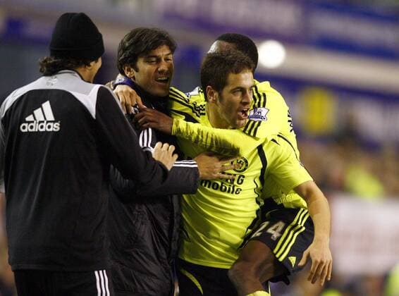 Joe Cole (re.) und Paulo Ferreira (2.v.li., beide Chelsea) - Torjubel - EDITORIAL USE ONLY. No use with unauthorised audio, video, data, fixture lists, club league logos or live services. Online in-match use limited to 120 images, no video emulation. No use in betting, games or single club league player publications. Fußball Herren Carling Cup 2007 2008, League, Ligapokal, Englischer Pokal, Chelsea FC London Gruppe Liverpool Freude, Fußball Herren Carling Cup 2007 2008, League, Ligapokal, Englischer Pokal, Chelsea FC London Gruppe Liverpool Freude,
