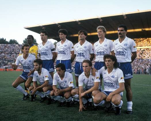 Mannschaftsbild Olympique Marseille, hi.v.li.: Joseph Antoine Bell, Jacky Bonnevay, Francois Brisson, Jean Francois Domergue, Karlheinz Förster, Blaz Sliskovic, vorn: Jean Louis Zanon, Christophe Galtier, Alain Giresse, Jean Pierre Papin, x Fußball Herren DEUTSCHSPRACHIGE SPORTZEITSCHRIFTEN UND -ZEITUNGEN NUR NACH RÜCKSPRACHE, Ligue 1 1986 1987 Totale Aufnahmedatum geschätzt Marseille Fußball Herren DEUTSCHSPRACHIGE SPORTZEITSCHRIFTEN UND -ZEITUNGEN NUR NACH RÜCKSPRACHE, Ligue 1 1986 1987 Totale Aufnahmedatum geschätzt Marseille