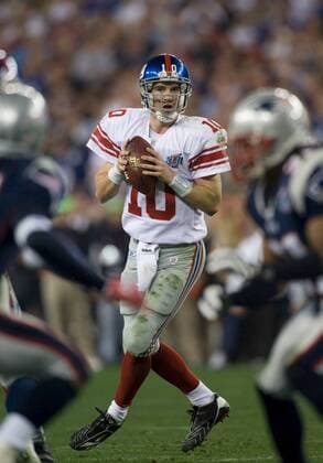 Eli Manning (New York Giants) am Ball - (Icon80019255) American Football Herren 42. Super Bowl 2008, Superbowl, Finale, Endspiel, XLII, NFL 2007, NY, N Y Einzelbild Glendale American Football Herren 42. Super Bowl 2008, Superbowl, Finale, Endspiel, XLII, NFL 2007, NY, N Y Einzelbild Glendale EDITORIAL USE ONLY