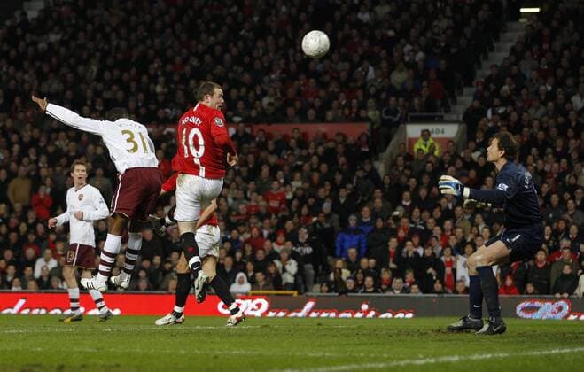 Wayne Rooney (Manchester United, 2.v.li.) erzielt das 1:0 gegen Torwart Jens Lehmann (Arsenal, re.) - EDITORIAL USE ONLY. No use with unauthorised audio, video, data, fixture lists, club league logos or live services. Online in-match use limited to 120 images, no video emulation. No use in betting, games or single club league player publications. Fußball Herren FA Cup 2007 2008, Englischer Pokal, Pokalspiel, Manchester United - Arsenal FC London 4:0, ManU Gruppe Manchester Dynamik, Fußball Herren FA Cup 2007 2008, Englischer Pokal, Pokalspiel, Manchester United - Arsenal FC London 4:0, ManU Gruppe Manchester Dynamik,