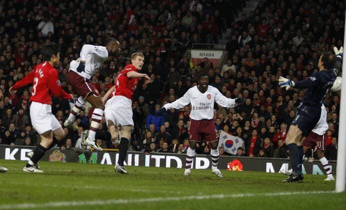 Darren Fletcher (Manchester United, 3.v.li.) erzielt gegen Torwart Jens Lehmann (Arsenal, re.) das 2:0 - EDITORIAL USE ONLY. No use with unauthorised audio, video, data, fixture lists, club league logos or live services. Online in-match use limited to 120 images, no video emulation. No use in betting, games or single club league player publications. Fußball Herren FA Cup 2007 2008, Englischer Pokal, Pokalspiel, Manchester United - Arsenal FC London 4:0, ManU Gruppe Manchester Dynamik, Fußball Herren FA Cup 2007 2008, Englischer Pokal, Pokalspiel, Manchester United - Arsenal FC London 4:0, ManU Gruppe Manchester Dynamik,