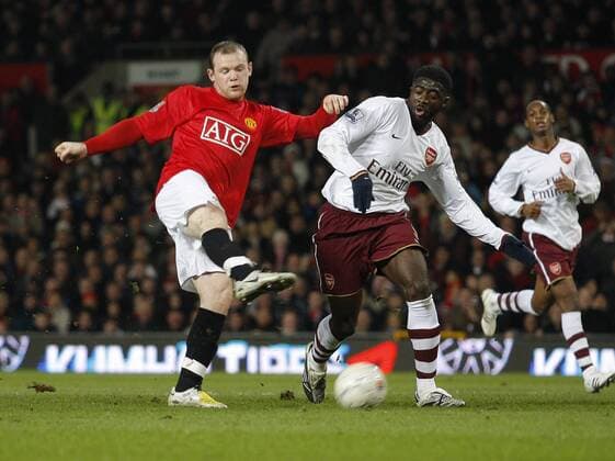 Wayne Rooney (Manchester United, li.) gegen Kolo Toure (Arsenal) - EDITORIAL USE ONLY. No use with unauthorised audio, video, data, fixture lists, club league logos or live services. Online in-match use limited to 120 images, no video emulation. No use in betting, games or single club league player publications. Fußball Herren FA Cup 2007 2008, Englischer Pokal, Pokalspiel, Manchester United - Arsenal FC London 4:0, ManU Gruppe Manchester Dynamik, Fußball Herren FA Cup 2007 2008, Englischer Pokal, Pokalspiel, Manchester United - Arsenal FC London 4:0, ManU Gruppe Manchester Dynamik,
