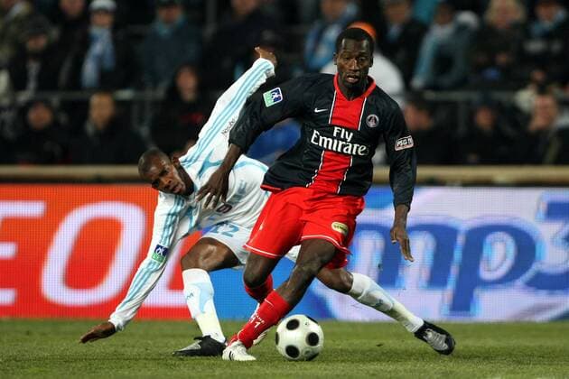 Amare Diane (Paris St. Germain, re.) gegen Charles Kabore (Marseille) - Fußball Herren Ligue 1 2007 2008, 1. Französische Liga, Olympique de Marseille - Paris St. Germain 2:1, PSG, OM Gruppe Marseille Dynamik, Fußball Herren Ligue 1 2007 2008, 1. Französische Liga, Olympique de Marseille - Paris St. Germain 2:1, PSG, OM Gruppe Marseille Dynamik,