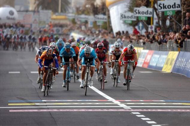 Oscar Freire (Spanien Rabobank, li.) gewinnt die 1. Etappe des Tirreno Adriatico 2008 vor Alessandro Petacchi (Italien, Mitte) und Erik Zabel (Deutschland beide Milram, 2.v.li.) - Radsport Herren Tirreno Adriatico 2008, Straßenradsport, Straße, Rad, 1. Etappe Gruppe Dynamik, Kampf, Radsport Herren Tirreno Adriatico 2008, Straßenradsport, Straße, Rad, 1. Etappe Gruppe Dynamik, Kampf,
