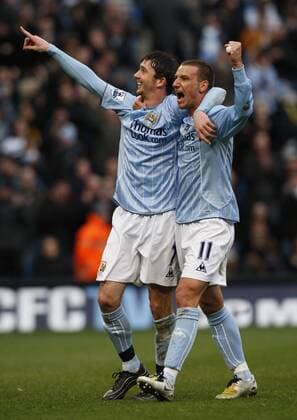Stephen Ireland (li.) und Elano Blumer (beide Manchester City) - Torjubel - EDITORIAL USE ONLY. No use with unauthorised audio, video, data, fixture lists, club league logos or live services. Online in-match use limited to 120 images, no video emulation. No use in betting, games or single club league player publications. Fußball Herren English Premier League 2007 2008, 1. Englische Liga, Manchester City Gruppe Manchester Freude, Begeisterung, Fußball Herren English Premier League 2007 2008, 1. Englische Liga, Manchester City Gruppe Manchester Freude, Begeisterung,