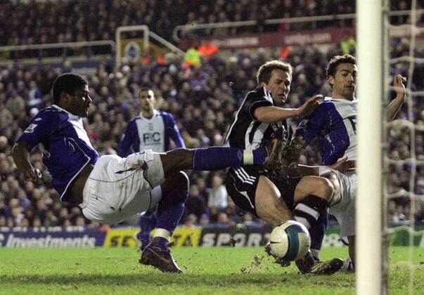 Michael Owen (Newcastle, Mitte) erzielt den 1:1 Ausgleich - EDITORIAL USE ONLY. No use with unauthorised audio, video, data, fixture lists, club league logos or live services. Online in-match use limited to 120 images, no video emulation. No use in betting, games or single club league player publications. Fußball Herren English Premier League 2007 2008, 1. Englische Liga, Birmingham City - Newcastle United 1:1 Gruppe Birmingham Dynamik, Kampf, Fußball Herren English Premier League 2007 2008, 1. Englische Liga, Birmingham City - Newcastle United 1:1 Gruppe Birmingham Dynamik, Kampf,