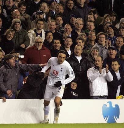 Dimitar Berbatov (Tottenham Hotspurs) - Torjubel mit den Fans - EDITORIAL USE ONLY. No use with unauthorised audio, video, data, fixture lists, club league logos or live services. Online in-match use limited to 120 images, no video emulation. No use in betting, games or single club league player publications. Fußball Herren English Premier League 2007 2008, 1. Englische Liga, Tottenham Hotspur, Spurs, Vdig Totale London Freude, Fußball Herren English Premier League 2007 2008, 1. Englische Liga, Tottenham Hotspur, Spurs, Vdig Totale London Freude,