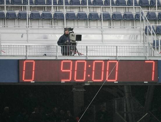 Der Kameramann hatte einen unterhaltsamen Nachmittag - Red Bull Salzburg - Rapid Wien 0:7 - Fußball Herren tmobileBundesliga 2007 2008, 1. Österreichische Liga, SV Red Bull Salzburg - SK Rapid Wien 0:7, RB Totale 90 Minuten, neunzig, Kantersieg Wals Siezenheim Fußball Herren tmobileBundesliga 2007 2008, 1. Österreichische Liga, SV Red Bull Salzburg - SK Rapid Wien 0:7, RB Totale 90 Minuten, neunzig, Kantersieg Wals Siezenheim