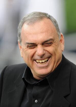 Trainer Avram Grant (Chelsea) gut gelaunt - EDITORIAL USE ONLY. No use with unauthorised audio, video, data, fixture lists, club league logos or live services. Online in-match use limited to 120 images, no video emulation. No use in betting, games or single club league player publications. Fußball Herren English Premier League 2007 2008, 1. Englische Liga, Chelsea FC London Porträt premiumd Manchester Freude, Fußball Herren English Premier League 2007 2008, 1. Englische Liga, Chelsea FC London Porträt premiumd Manchester Freude,
