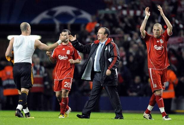 Schlußjubel Liverpool - Trainer Rafael Benitez (2.v.re.) klatscht ab - EDITORIAL USE ONLY. No use with unauthorised audio, video, data, fixture lists, club league logos or live services. Online in-match use limited to 120 images, no video emulation. No use in betting, games or single club league player publications. Fußball EC 1 Herren Champions League 2007 2008, Liverpool FC Gruppe Liverpool Freude, Fußball EC 1 Herren Champions League 2007 2008, Liverpool FC Gruppe Liverpool Freude,