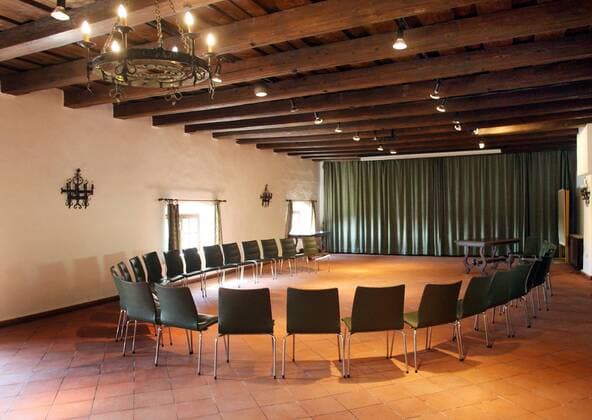 Rittersaal im Hotel Schloss Weikersdorf Residenz - Mannschaftshotel von Italien während der Euro 2008 - Fußball EM Herren Vorschau Euro 2008, Nationalmannschaft, Fotostory, Hotel, Unterkunft, Mannschaftshotel, Totale Baden Fußball EM Herren Vorschau Euro 2008, Nationalmannschaft, Fotostory, Hotel, Unterkunft, Mannschaftshotel, Totale Baden