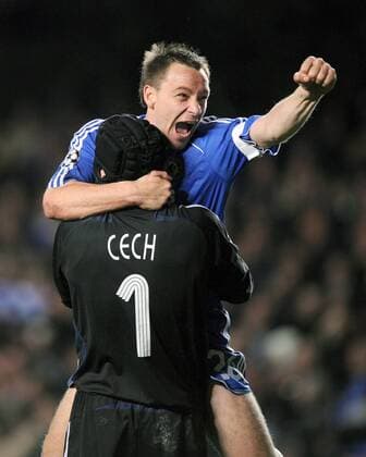 John Terry (hi.) und Torwart Petr Cech (beide Chelsea) - Torjubel - EDITORIAL USE ONLY. No use with unauthorised audio, video, data, fixture lists, club league logos or live services. Online in-match use limited to 120 images, no video emulation. No use in betting, games or single club league player publications. Fußball EC 1 Herren Champions League 2007 2008, Halbfinale, Chelsea FC London Gruppe London Freude, Begeisterung, Fußball EC 1 Herren Champions League 2007 2008, Halbfinale, Chelsea FC London Gruppe London Freude, Begeisterung,