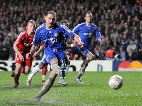 Frank Lampard (Chelsea) erzielt per Elfmeter das 2:1 - EDITORIAL USE ONLY. No use with unauthorised audio, video, data, fixture lists, club league logos or live services. Online in-match use limited to 120 images, no video emulation. No use in betting, games or single club league player publications. Fußball EC 1 Herren Champions League 2007 2008, Halbfinale, Chelsea FC London - Liverpool FC 3:2 n.V. Einzelbild London Dynamik, Fußball EC 1 Herren Champions League 2007 2008, Halbfinale, Chelsea FC London - Liverpool FC 3:2 n.V. Einzelbild London Dynamik,