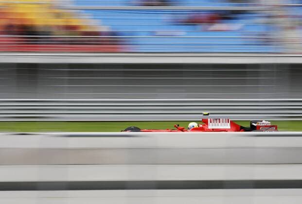 Felipe Massa (Brasilien Ferrari) in seinem Boliden hinter den Leitplanken - Motorsport Grand Prix Herren Großer Preis der Türkei 2008, Formel 1 Weltmeisterschaft, F1, F, GP, WM Totale Istanbul Dynamik, Motorsport Grand Prix Herren Großer Preis der Türkei 2008, Formel 1 Weltmeisterschaft, F1, F, GP, WM Totale Istanbul Dynamik,