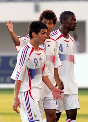 Frankreich U17, v.li.: Enzo Reale, Thimothee Kolodziecziak und William Remy - Fußball Länderspiel Herren U 17 EM 2008, U17, Nationalteam, Nationaltrikot, Junioren, Jugend, Nachwuchs, Halbfinale Gruppe Kundu Fußball Länderspiel Herren U 17 EM 2008, U17, Nationalteam, Nationaltrikot, Junioren, Jugend, Nachwuchs, Halbfinale Gruppe Kundu