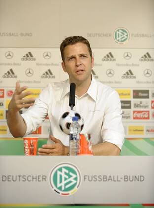 Teammanager Oliver Bierhoff (Deutschland) Fußball EM Herren Vorschau Euro 2008, Nationalteam, Trainingslager, Pressekonferenz, Pressetermin, Einzelbild Palma de Mallorca Fußball EM Herren Vorschau Euro 2008, Nationalteam, Trainingslager, Pressekonferenz, Pressetermin, Einzelbild Palma de Mallorca