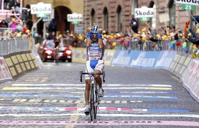 Alessandro Bertolini (Italien Diquigiovanni Androni) gewinnt die 11. Etappe des Giro d Italia 2008 - Radsport Herren Giro d Italia 2008, dItalia, Straßenradsport, Straße, Rad, Einzelbild 11. Etappe: Urbania - Cesena Freude, Begeisterung, Radsport Herren Giro d Italia 2008, dItalia, Straßenradsport, Straße, Rad, Einzelbild 11. Etappe: Urbania - Cesena Freude, Begeisterung,
