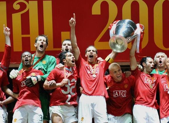 Manchester United ist Champions League Sieger 2008, v.li.: Patrice Evra, Torwart Edwin van der Sar, Michael Carrick, Carlos Tevez, Rio Ferdinand, Wesley Brown, Ryan Giggs und Torwart Tomasz Kuszczak Fußball EC 1 Herren Champions League 2007 2008, Finale, Manchester United, ManU Gruppe Moskau Freude, Fußball EC 1 Herren Champions League 2007 2008, Finale, Manchester United, ManU Gruppe Moskau Freude,