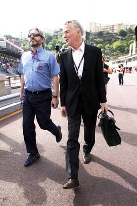 FIA Präsident Max Mosley (re.) und FIA Kommunikationschef Richard Woods (beide England) Motorsport Grand Prix Herren Großer Preis von Monaco 2008, Formel 1 Weltmeisterschaft, F1, F, GP, WM, Freies Training Gruppe Monte Carlo Motorsport Grand Prix Herren Großer Preis von Monaco 2008, Formel 1 Weltmeisterschaft, F1, F, GP, WM, Freies Training Gruppe Monte Carlo