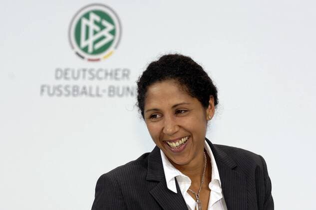 OK Präsidentin Steffi Jones (Deutschland) Fußball Damen Vorschau 2008 Frauen WM 2011, Frauenfußball, Pressekonferenz, Pressetermin, Porträt Bonn Freude, Fußball Damen Vorschau 2008 Frauen WM 2011, Frauenfußball, Pressekonferenz, Pressetermin, Porträt Bonn Freude,