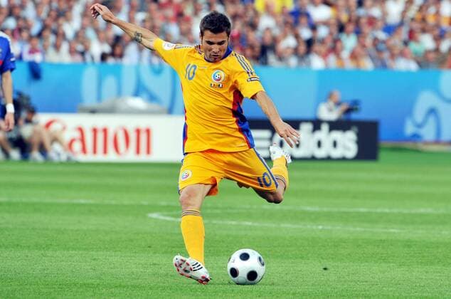 Adrian Mutu (Rumänien) - Fußball EM Herren Euro 2008, Nationalmannschaft, Länderspiel, Nationaltrikot, Rumänien Einzelbild Zürich Dynamik, Fußball EM Herren Euro 2008, Nationalmannschaft, Länderspiel, Nationaltrikot, Rumänien Einzelbild Zürich Dynamik,