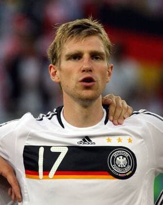 Per Mertesacker (Deutschland) - Nationalhymne - (080608SEB026) Fußball EM Herren EURO 2008, Länderspiel, Nationalmannschaft, Nationaltrikot Porträt Klagenfurt Fußball EM Herren EURO 2008, Länderspiel, Nationalmannschaft, Nationaltrikot Porträt Klagenfurt