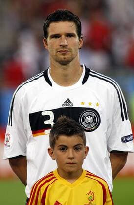 Arne Friedrich (Deutschland) - Nationalhymne - Fußball EM Herren EURO 2008, Länderspiel, Finale, Nationalteam, Nationaltrikot Porträt Wien