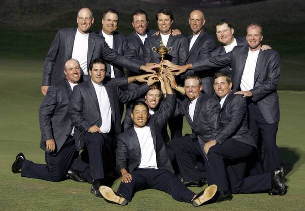 Team USA, Ryder Cup Sieger 2008, hi v.li.: Jim Furyk, Kenny Perry, Phil Mickelson, Paul Azinger, Stewart Cink, Chad Campbell, Steve Stricker, vorn v.li.: Boo Weekley, Ben Curtis, Hunter Mahan... - (LOU20080912118) Golf Herren Ryder Cup 2008, Rydercup Totale Louisville Freude,
