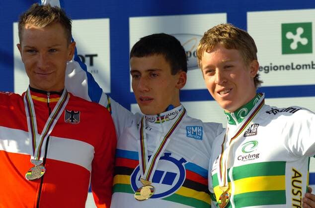 Siegerehrung Einzelzeitfahren der Straßenradsport WM 2008 in Varese - v.li.: Patrick Gretsch (Deutschland), U23 Weltmeister Adriano Malori (Italien), Cameron Meyer (Australien) - Radsport WM Herren WM 2008, U23, U 23, Junioren, Nachwuchs, Straßenradsport, Straße, Rad, Gruppe Zeitfahren Einzelzeitfahren Varese