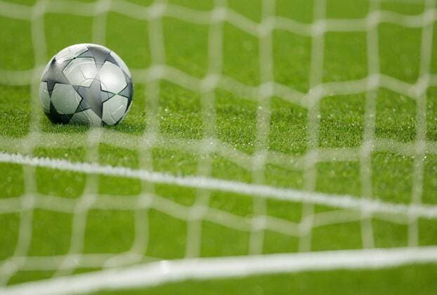 Adidas Finale - Offizieller Spielball der UEFA Champions League - EDITORIAL USE ONLY. No use with unauthorised audio, video, data, fixture lists, club league logos or live services. Online in-match use limited to 120 images, no video emulation. No use in betting, games or single club league player publications. Fußball EC 1 Herren Champions League 2008 2009, Einzelbild London