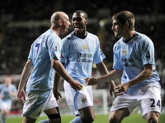 Stephen Ireland (li.), Micah Richards (Mitte) und Ched Evans (alle Manchester City) - Torjubel - EDITORIAL USE ONLY. No use with unauthorised audio, video, data, fixture lists, club league logos or live services. Online in-match use limited to 120 images, no video emulation. No use in betting, games or single club league player publications. Fußball Herren English Premier League 2008 2009, 1. Englische Liga, Manchester City Gruppe Newcastle Begeisterung, Freude,