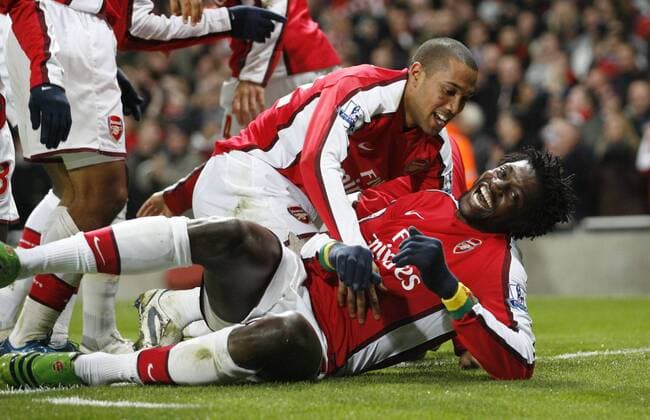 Emmanuel Adebayor (Arsenal, u.) - Torjubel - EDITORIAL USE ONLY. No use with unauthorised audio, video, data, fixture lists, club league logos or live services. Online in-match use limited to 120 images, no video emulation. No use in betting, games or single club league player publications. Fußball Herren English Premier League 2008 2009, 1. Englische Liga, Arsenal FC London Gruppe London Freude,