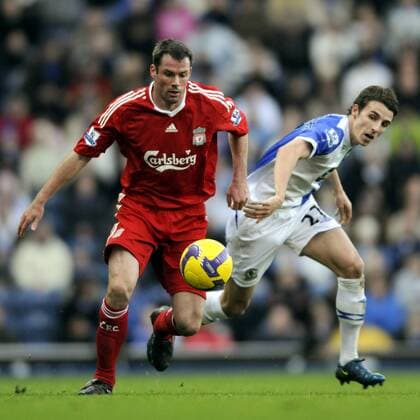 Jamie Carragher (Liverpool, li.) gegen Matt Derbyshire (Blackburn) - EDITORIAL USE ONLY. No use with unauthorised audio, video, data, fixture lists, club league logos or live services. Online in-match use limited to 120 images, no video emulation. No use in betting, games or single club league player publications. Fußball Herren English Premier League 2008 2008, 1.Liga, Blackburn Rovers - FC Liverpool 1:3 Gruppe Blackburn Dynamik,