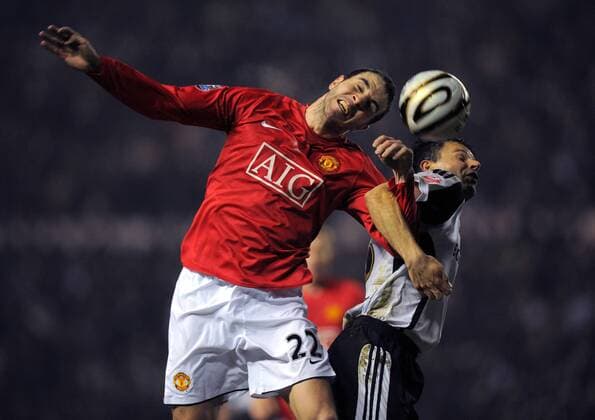 John O Shea (Manchester United, li.) gegen Mile Sterjovski (Derby County) - EDITORIAL USE ONLY. No use with unauthorised audio, video, data, fixture lists, club league logos or live services. Online in-match use limited to 120 images, no video emulation. No use in betting, games or single club league player publications. Fußball Herren Carling Cup 2008 2009, League, Ligapokal, Englischer Pokal, Pokalspiel, Vdig Gruppe Derby Dynamik,