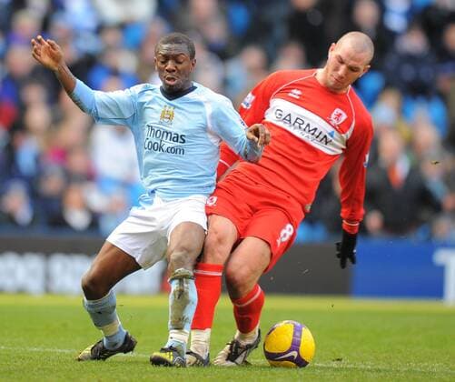 Shaun Wright Phillips (Manchester City, li.) gegen Didier Digard (Middlesbrough) - EDITORIAL USE ONLY. No use with unauthorised audio, video, data, fixture lists, club league logos or live services. Online in-match use limited to 120 images, no video emulation. No use in betting, games or single club league player publications. Fußball Herren English Premier League 2008 2009, 1. Englische Liga, Manchester City - Middlesbrough FC 1:0 Gruppe Manchester Dynamik,