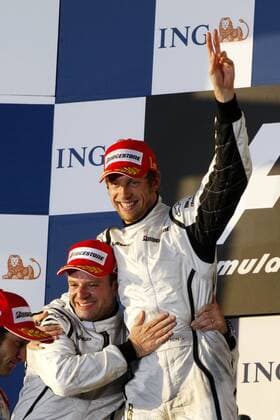 Jenson Button (England, re.), Sieger des GP von Australien 2009, und der zweitplazierte Rubens Barrichello (Brasilien beide Brawn GP) Motorsport Grand Prix Herren Großer Preis von Australien 2009, Formel 1 Weltmeisterschaft, F1, F, GP, WM Gruppe Albert Park Melbourne Freude, Begeisterung,