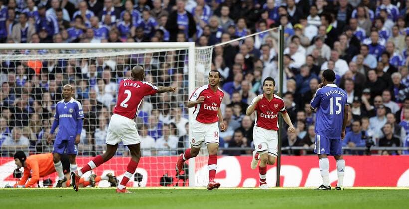 Theo Walcott (Mitte) und Cesc Fabregas (beide Arsenal, 2.v.re.) - Torjubel - EDITORIAL USE ONLY. No use with unauthorised audio, video, data, fixture lists, club league logos or live services. Online in-match use limited to 120 images, no video emulation. No use in betting, games or single club league player publications. Fußball Herren English FA Cup 2008 2009, Pokal, Pokalspiel, Arsenal FC London - Chelsea FC London 1:2 Gruppe London Freude, Enttäuschung,