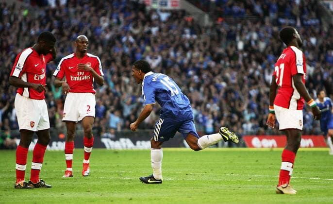 Florent Malouda (Chelsea, 2.v.re.) - Torjubel, Kolo Toure (li.) und Abou Diaby (beide Arsenal, 2.v.li.) enttäuscht - EDITORIAL USE ONLY. No use with unauthorised audio, video, data, fixture lists, club league logos or live services. Online in-match use limited to 120 images, no video emulation. No use in betting, games or single club league player publications. Fußball Herren English FA Cup 2008 2009, Pokal, Pokalspiel, Arsenal FC London - Chelsea FC London 1:2 Gruppe London Freude, Begeisterung, Enttäuschung,