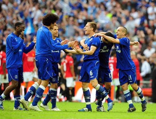 Schlussjubel Everton, v.li.: Louis Saha, Marouane Fellaini, Phil Neville, Phil Jagielka, Tim Cahill und Leon Osman - EDITORIAL USE ONLY. No use with unauthorised audio, video, data, fixture lists, club league logos or live services. Online in-match use limited to 120 images, no video emulation. No use in betting, games or single club league player publications. Fußball Herren FA Cup 2008 2009, Pokal, Pokalspiel, FC Everton, Vdig Gruppe o0 London Freude,