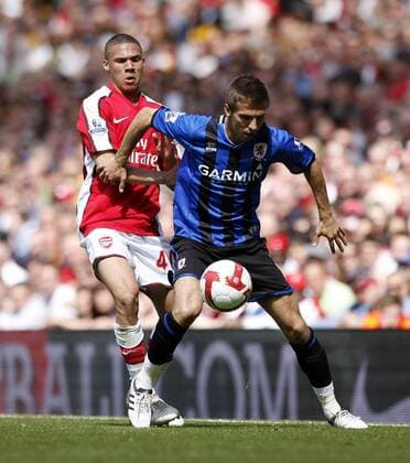 Gary O Neil (Middlesbrough, re.) gegen Kieran Gibbs (Arsenal) - EDITORIAL USE ONLY. No use with unauthorised audio, video, data, fixture lists, club league logos or live services. Online in-match use limited to 120 images, no video emulation. No use in betting, games or single club league player publications. Fußball Herren English Premier League 2008 2009, 1. Englische Liga, Arsenal FC London - Middlesbrough FC 2:0 Gruppe London Dynamik,