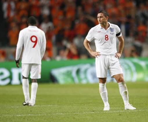 England s Frank Lampard looks on after going 2-0 down EDITORIAL USE ONLY. No use with unauthorised audio, video, data, fixture lists, club league logos or live services. Online in-match use limited to 120 images, no video emulation. No use in betting, games or single club league player publications. o0 Nationalmannschaft o0 enttäuscht pessimistisch
