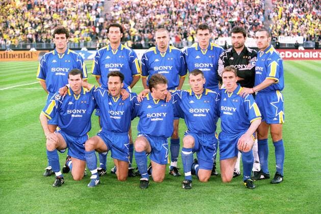 Mannschaftsfoto Juventus Turin, hi. v. li.: Ciro Ferrara, Mark Iuliano, Sergio Porrini, Christian Vieri, Torwart Angelo Peruzzi, Paolo Montero, vorn: Zinedine Zidane, Angelo di Livio, Didier Deschamps, Vladimir Jugovic, Alen Boksic Fußball EC 1 Herren Champions League Finale 1996 1997, Juventus Turin Gruppe München