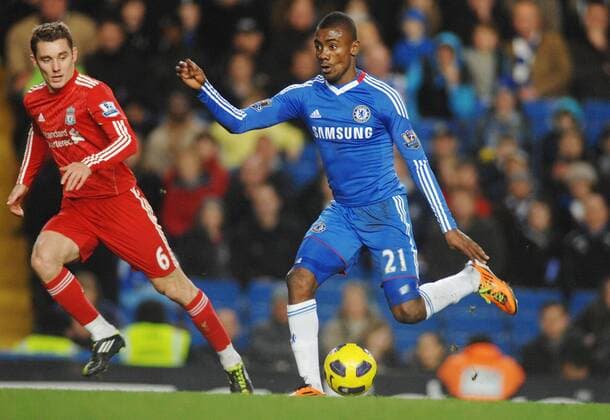 Football - Premier League - Chelsea FC London vs. Liverpool FC 06 02 2011 Salomon Kalou (Chelsea FC London, R) Fabio Aurelio (Liv) -