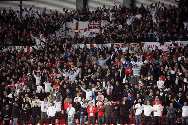 Football - International Friendly: England fans at Parken Stadium, Copenhagen o0 Fan, Fußballfan, Publikum totale Fahne, Landesfahne