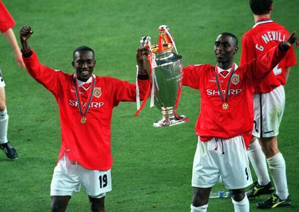 Andy Cole (Manchester, R) and Dwight Yorke with the Champions League Trophy. Manchester United 2:1 Bayern Munich, Champions League Cup Final, 26 05 1999. Barcelona. o0 EC 1, Jubel, Freude, Sieg, Sieger, Finale, Pokal, Trophäe, Objekte, ManU