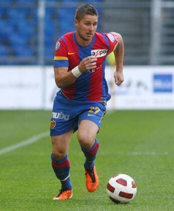 15.05.2011 St Jakob Park Basel Herren Fussball Super League FC Basel - FC Thun 5:1 Markus Steinhöfer (FC Basel) ; Einzelbild , Aktion